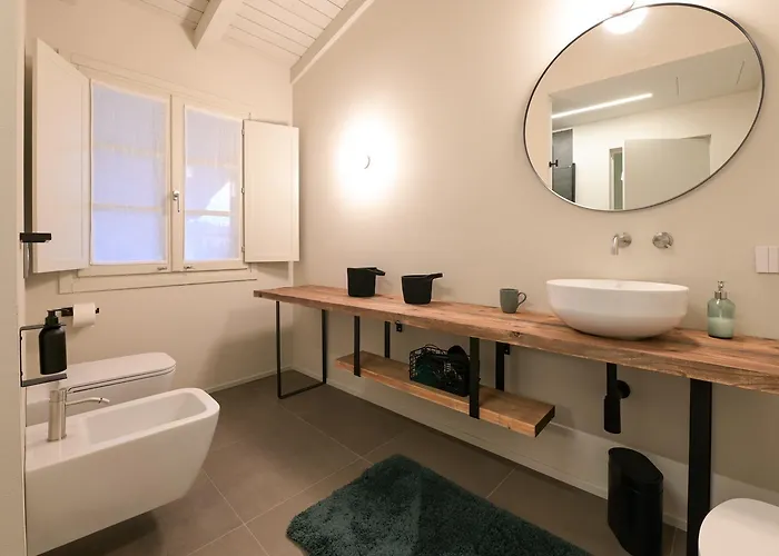 Bredina Проживання в сім'ї *